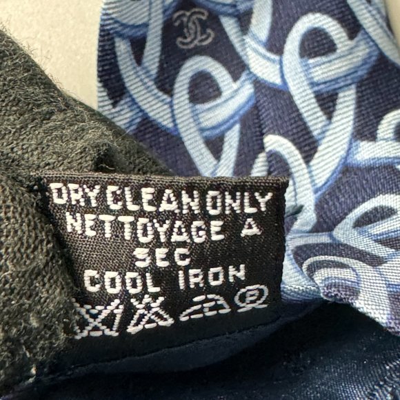 Authentic Chanel CC Logo 100% Silk Necktie, Blue - Picture 9 of 12